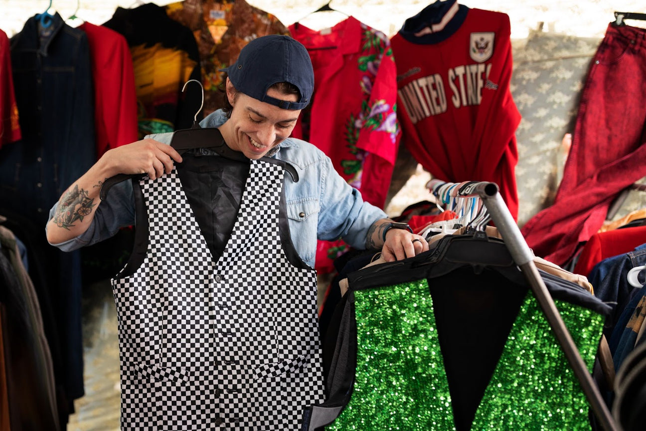 Streetwear-Clothing-Items-You-Need-in-Your-Closet-from-1na11 1 N’ A11